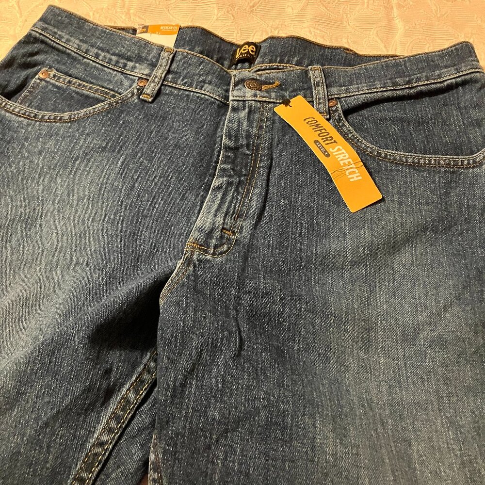 Lee Blue Jeans, Regular Fit Comfort Stretch. Brand new. Sz 36x30.